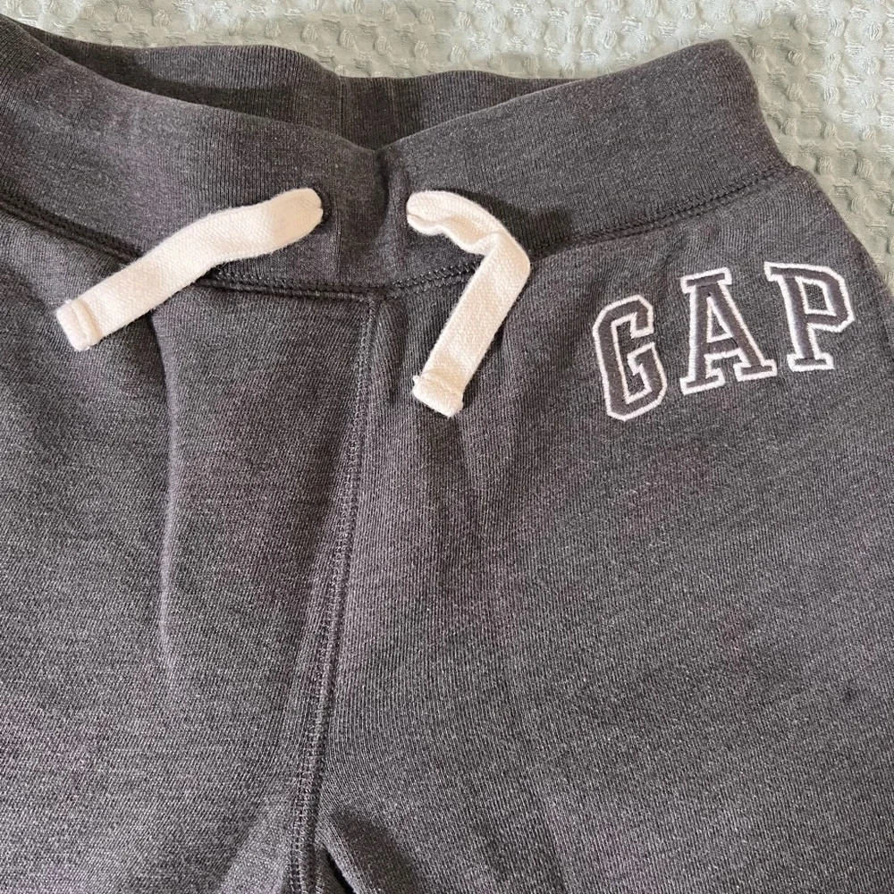 ⭐️3$30⭐️ GAP and Old Navy boys joggers bundle size M - Picture 6 of 10